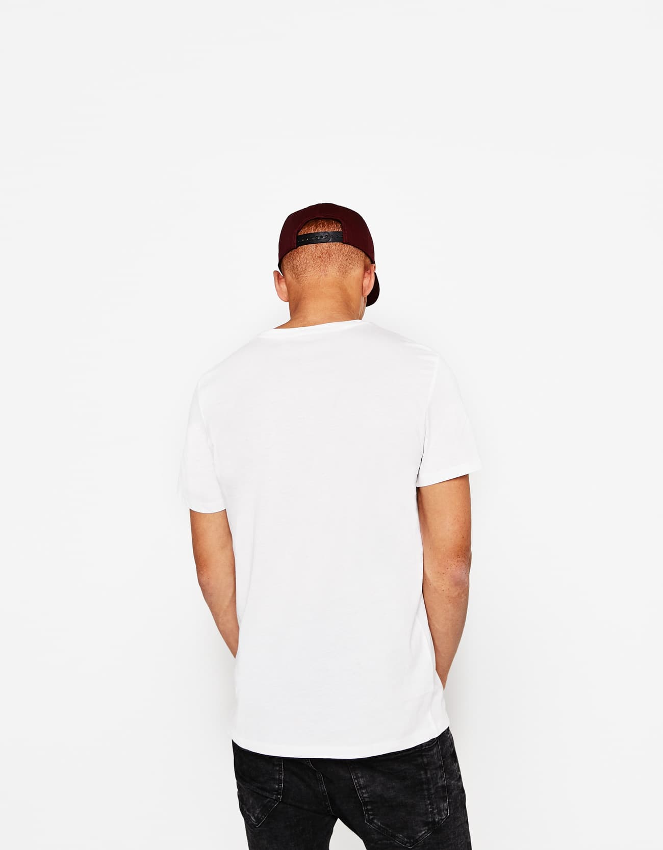 T-shirt With Slogan - Image 2